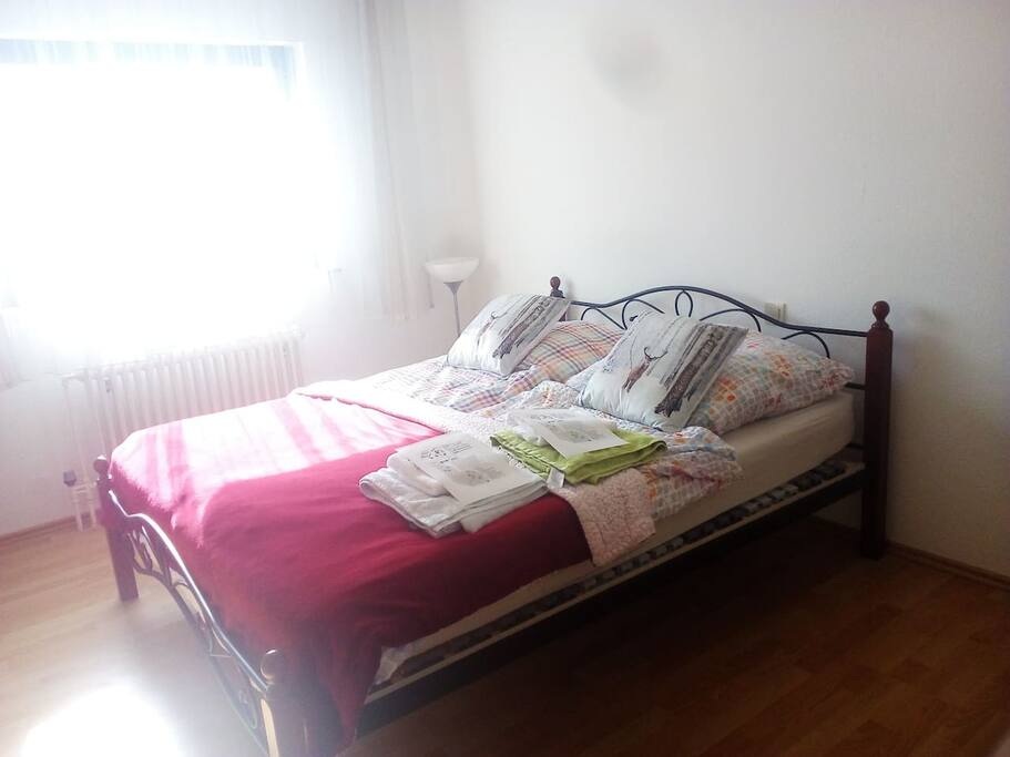 Room 1 Bed 1