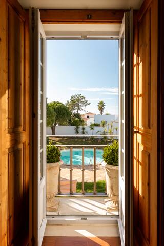 Writer’s Cottage – Luxury Home Inspiration gallery image 2