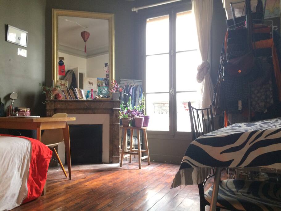 The bedroom seen from the door