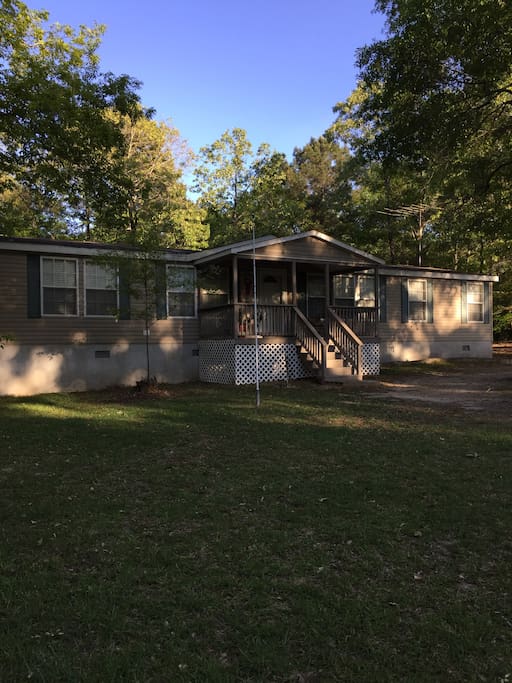 This the front of the house, plenty of shade trees.