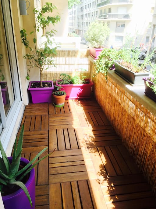 Balcony (1/2)