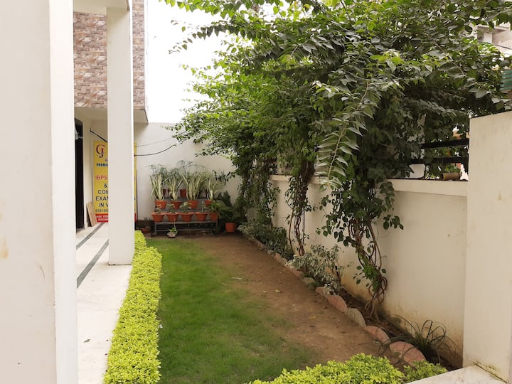 Varanasi Holiday Rentals & Homes Uttar Pradesh, India Airbnb