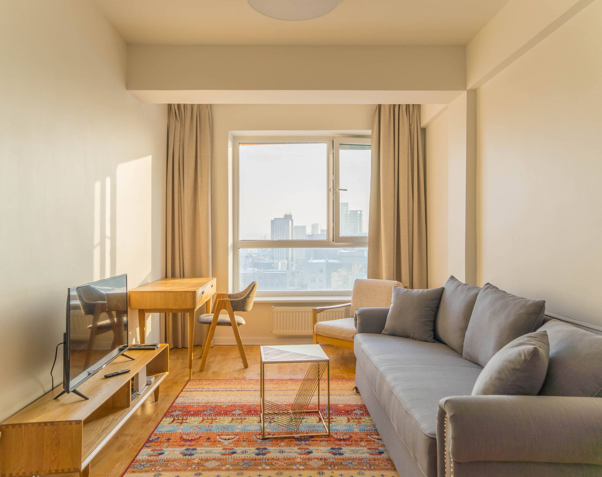 Modern apt with views 3 minutes from Sukhbaatar Sq