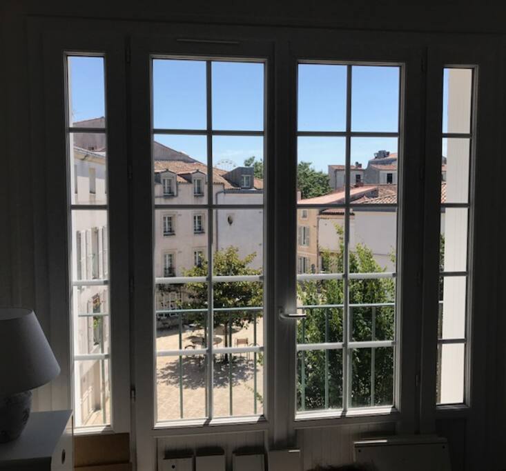 Vue du séjour sur place privative