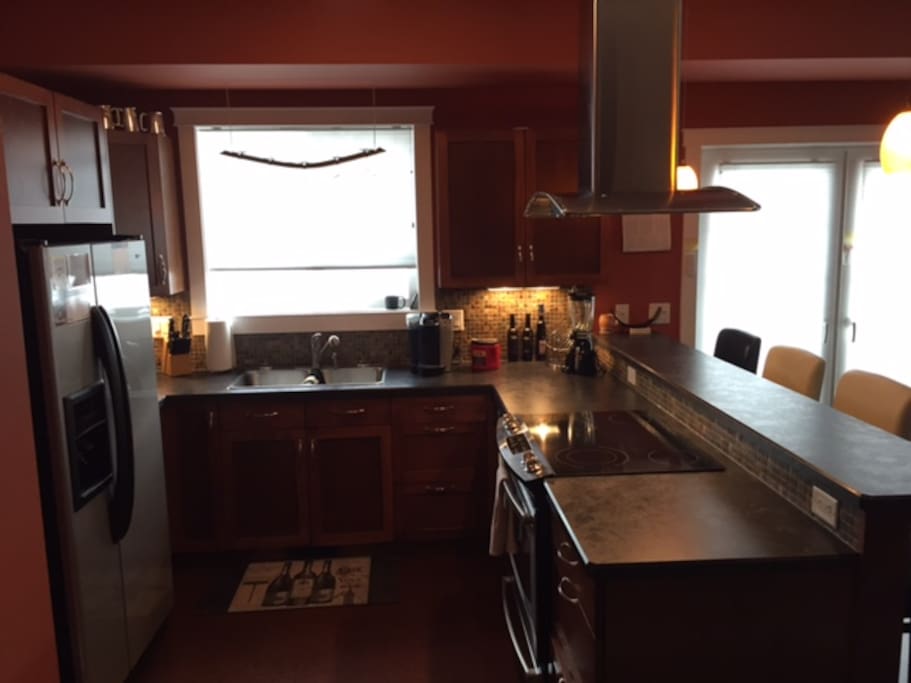 Deluxe kitchen with all amenities