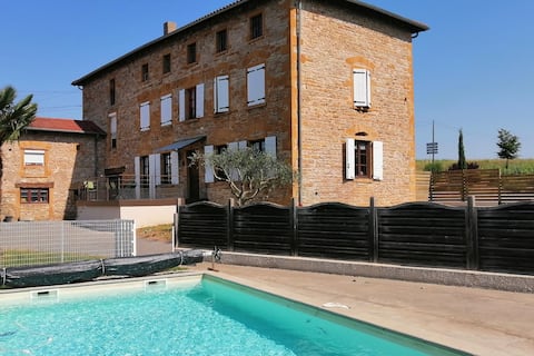 House with pool Organic Vineyard (20 Min Lyon)
