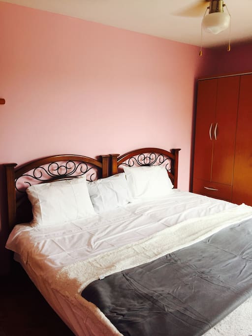 1 King size bed or 2 Twin beds