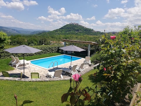 Lovely house for 8 person with pool in Motovun.