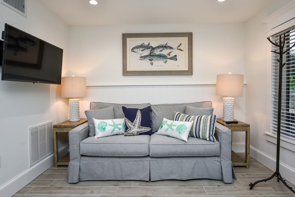 Stunning 1 Bedroom Suite - Steps to Pool, Beach, Village