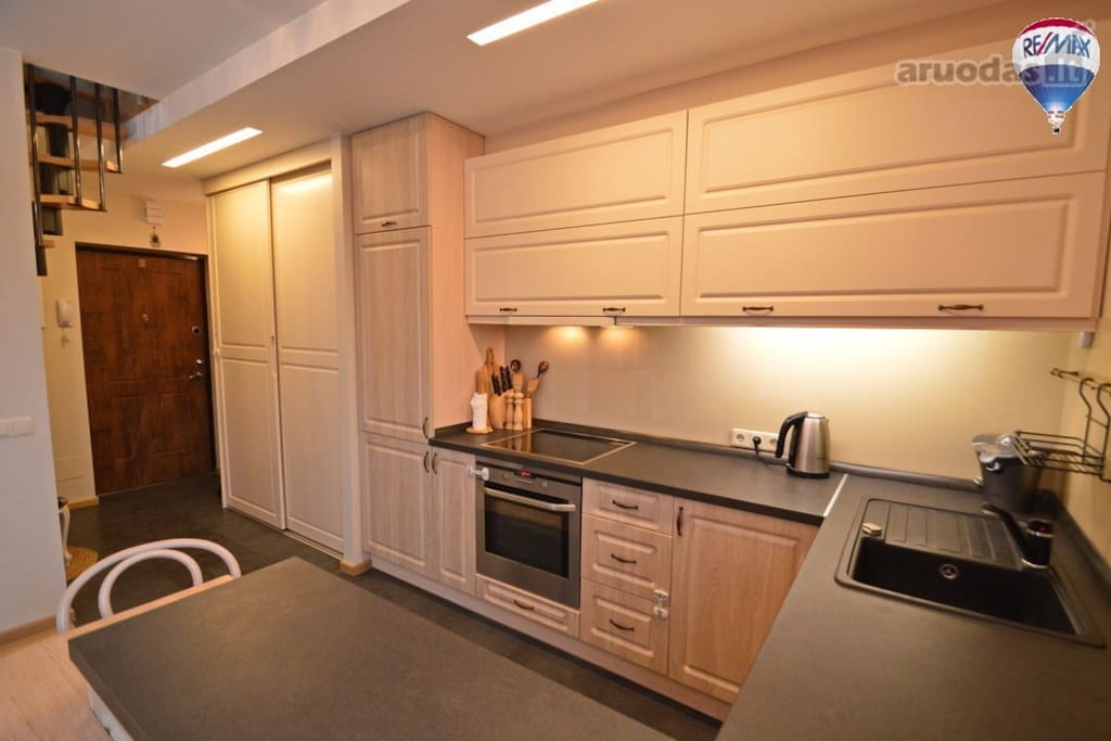 Functional kitchen with all necessary equipment (oven, dishwasher, fridge, etc.)