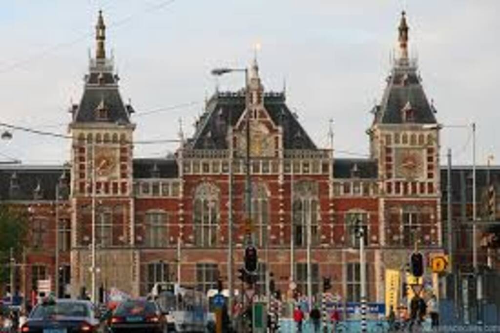 Central Station is within 1 km walking distance