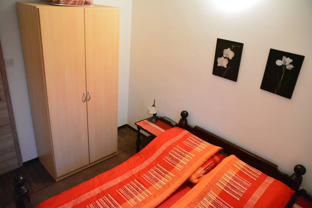 Bedroom with one double bed