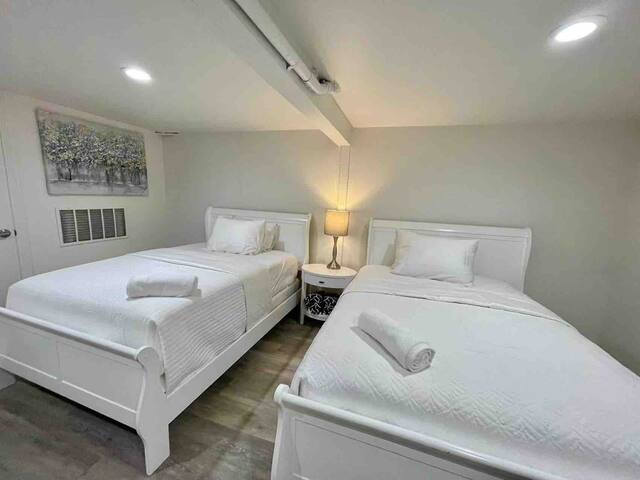 4742 Superb 1400 Sqft Basement 2B2B Downtown SJ gallery image 4