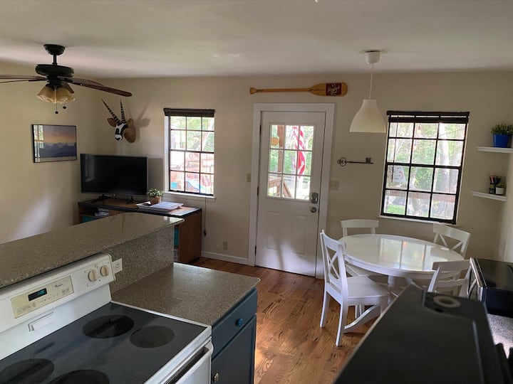 Cypress Creek Cabin - 10 Minute Walk To Square! - Wimberley, TX