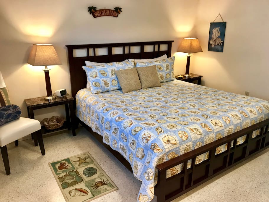 The bedroom set has a premium king pillow top mattress, linen, pillows & 26 inch cable TV