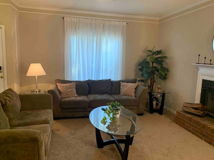 Cozy Condo At The Mall - Valdosta, GA