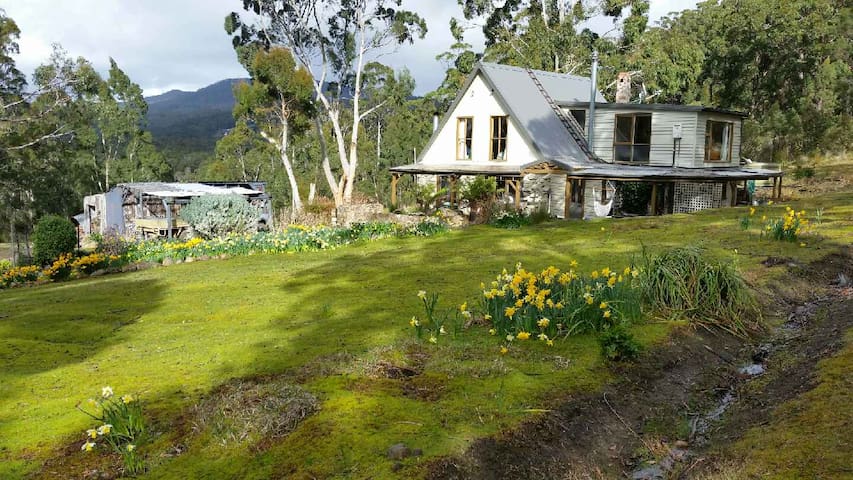 The Stone Cottage – Bruny Island