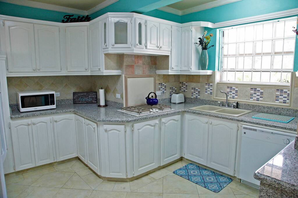 Spacious Kitchen in Polo Ridge