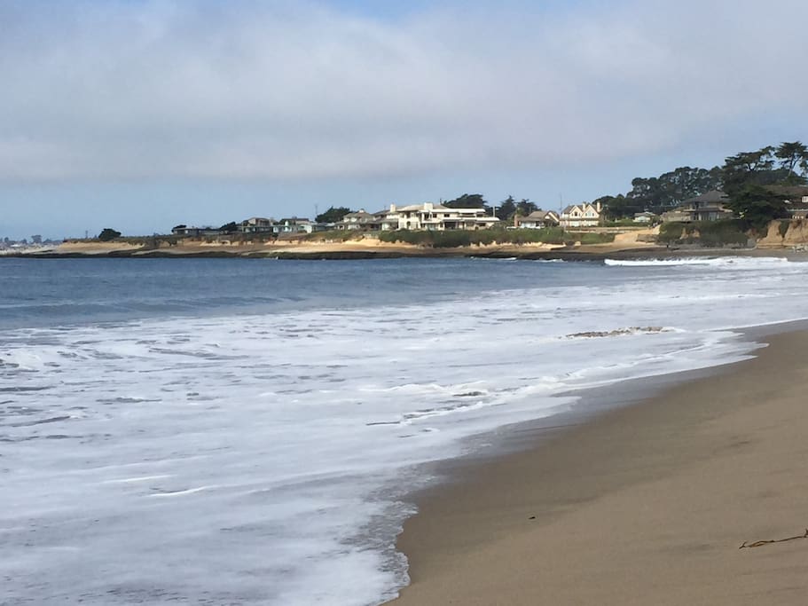 This beautiful beach is a short 2 block, 5 minute walk. You can swim, sunbathe, search for sea shells, and visit the tide pools!