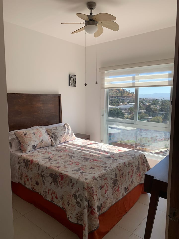 Fomu ya kumbukumbu ya mito 3 ya ukubwa kamili ya chumba cha kulala, yenye starehe sana 