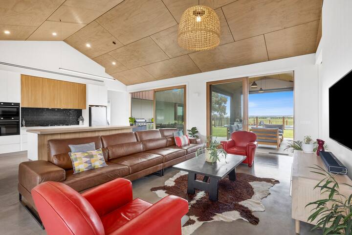 Country Views and Coastal Bliss gallery image 3