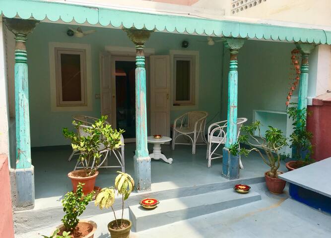 Heritage building -Le jardin Suffren- Studio #2