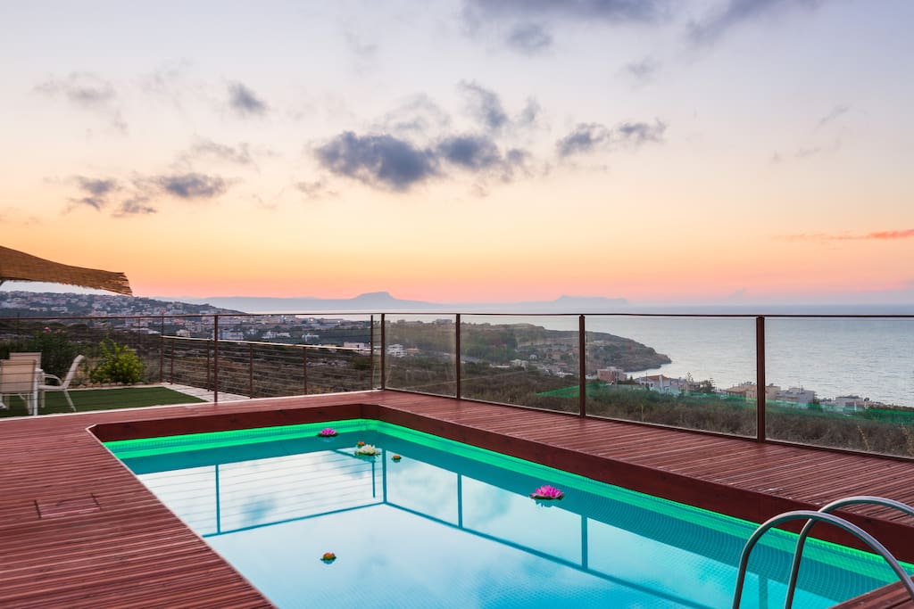You will fall in love with the views of sunset that Villa Princess offers!