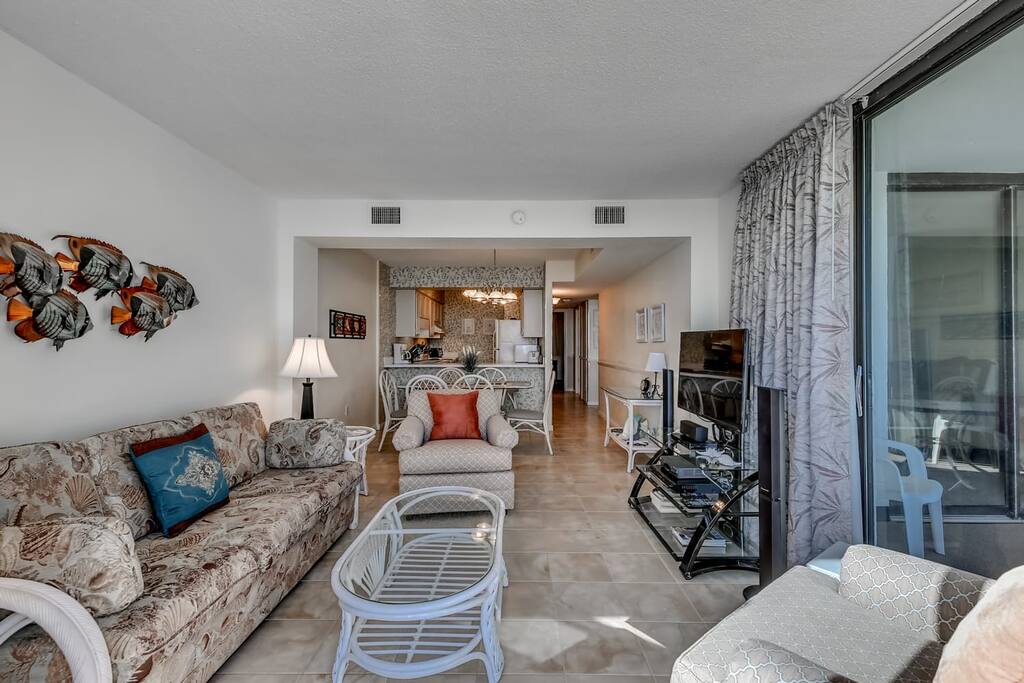 Chair,Furniture,Indoors,Room,Couch