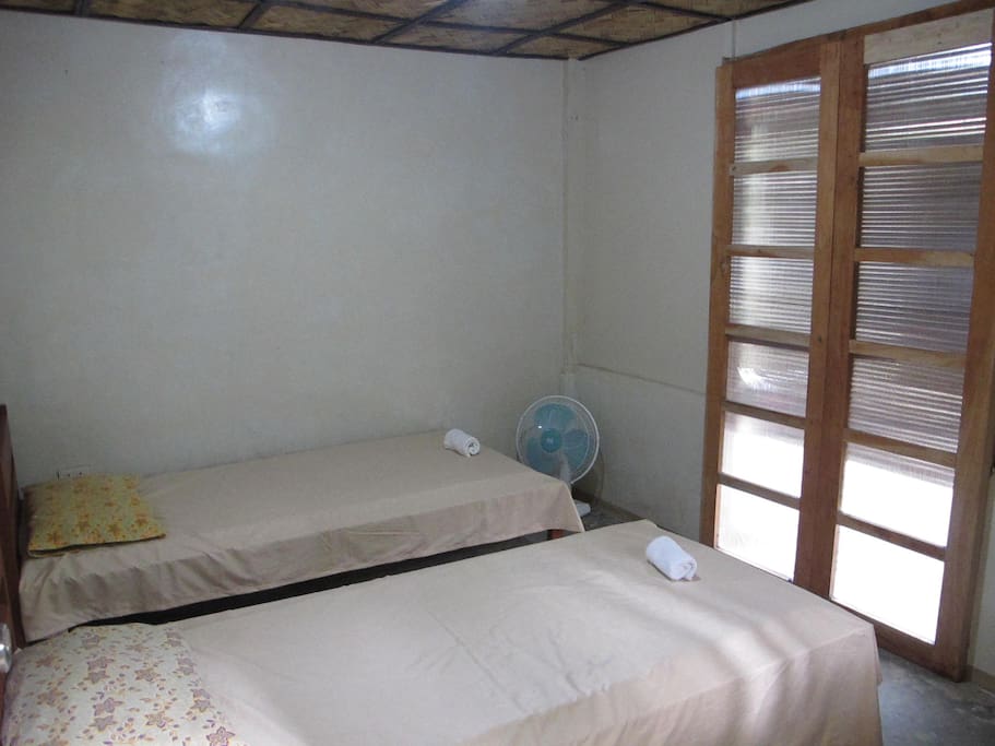 2 single beds