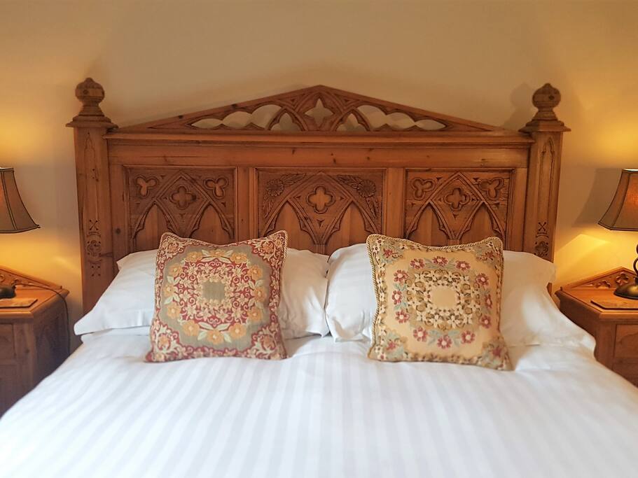 KING-DELUXE-ENSUITE