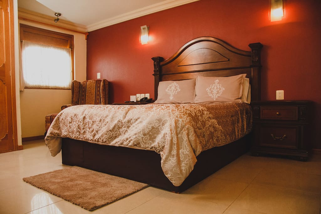 Queen size bed.