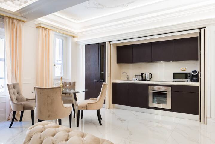 The Luxury Penthouse Apartment at Spanish Steps gallery image 4