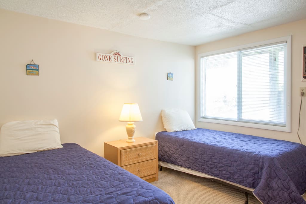 Second Bedroom with two twin beds