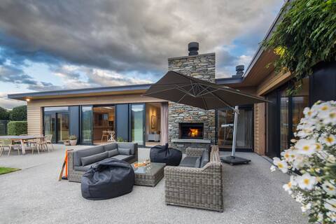 Alpine Retreat, Spacious Hideaway