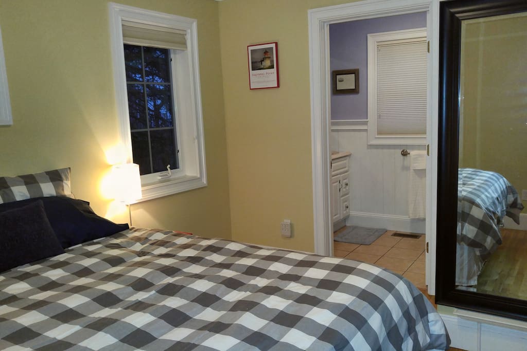 master bedroom w/bath