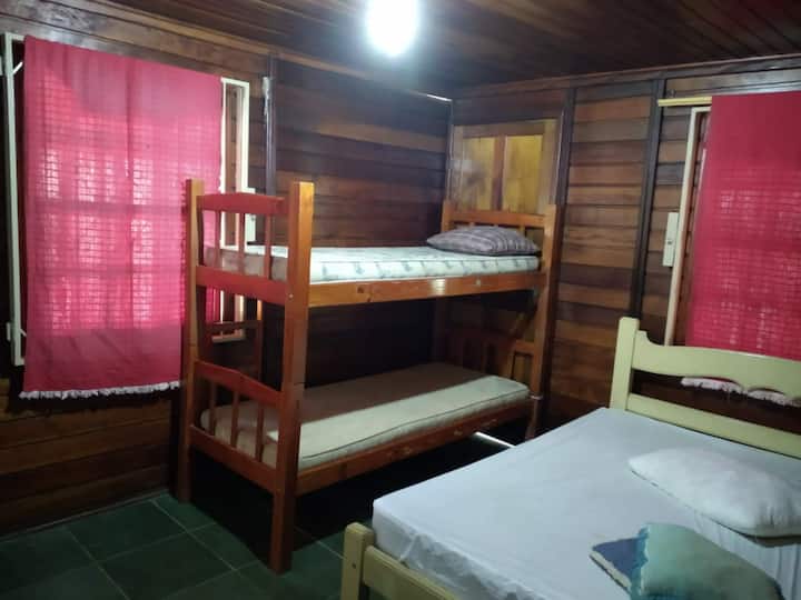 Тази стая се намира в дървената къща, втората къща, която ще бъде отворена според броя на гостите