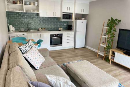 Everton Hills Retreat