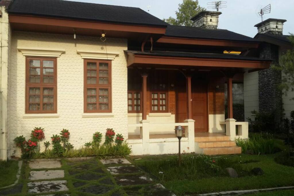 Villa at Kota Bunga Puncak 1 bedroom Villas for Rent in Cianjur Regency, West Java, Indonesia Villa at Kota Bunga Puncak 1 bedroom Villas for Rent in Cianjur Regency, West Java, Indonesia