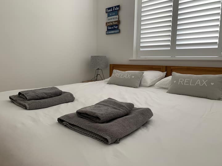 Bedroom 2 - can be made up as 2 singles or a superking.