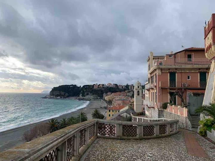 New Romantic Appartment With Sea View And Parking - Albisola Superiore