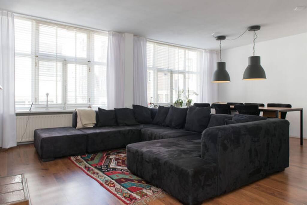 Bright livingroom with a comfortable couch
