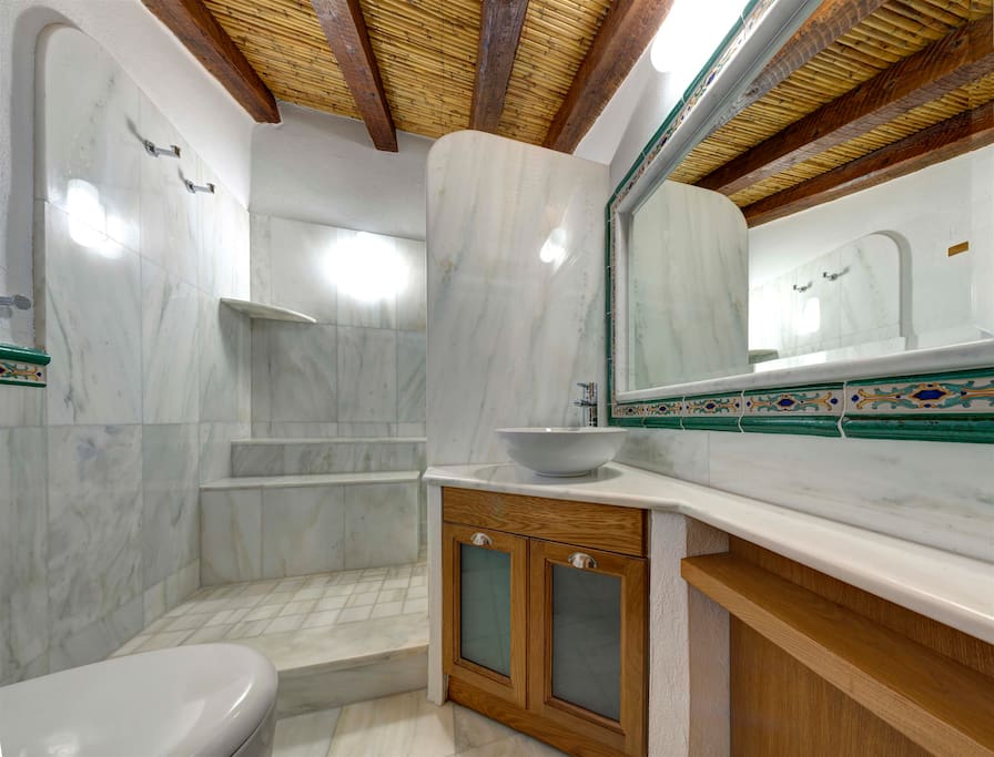 Bathroom Room 5