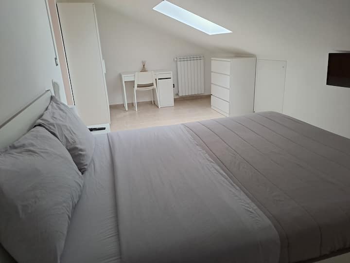 Dhoma p. Pjesa e sipërme me krevat dopio 