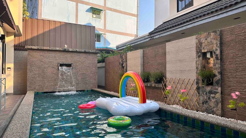 Thonglo25 Swimming pool Villa素坤逸铜锣25巷6卧4卫泳池花园别墅 gallery image 4