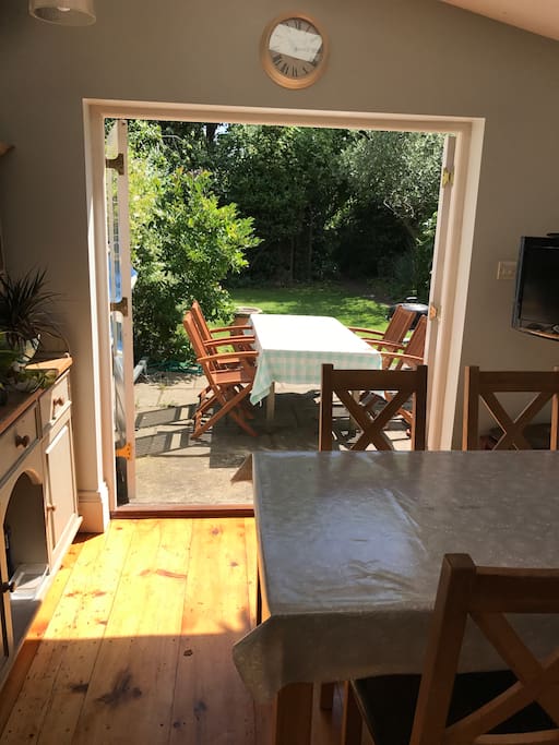Breakfast & Garden Tables