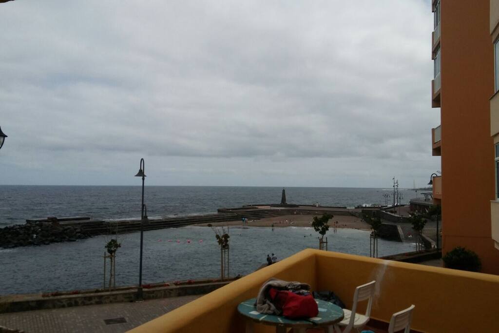 Questo è il terrazzo di fronte alle piscina naturali