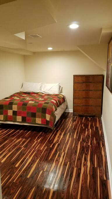 Bedroom with queen sized bed