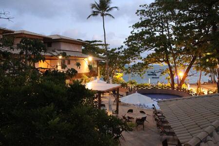 Duplex na Praia do Forte de frente para o mar!