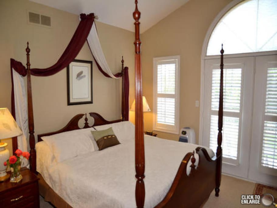 four poster bed with heavenly mattress