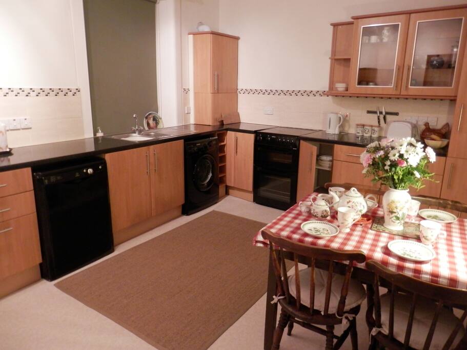 Kitchen, with washing machine, dishwasher and fridge freezer